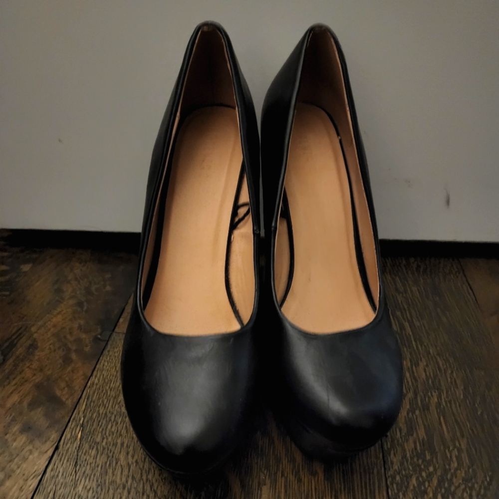 Black Wedges